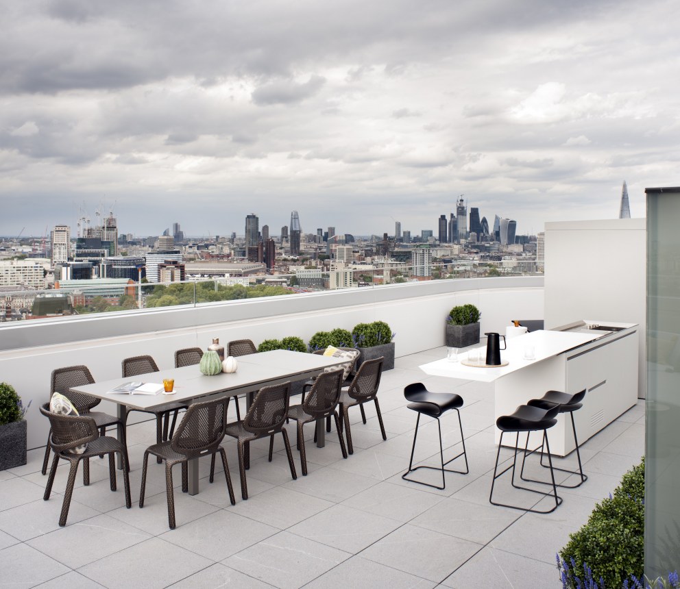Corniche Penthouse B | Terrace | Interior Designers